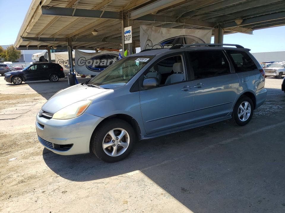 2004 Toyota Sienna LE 7 Passenger