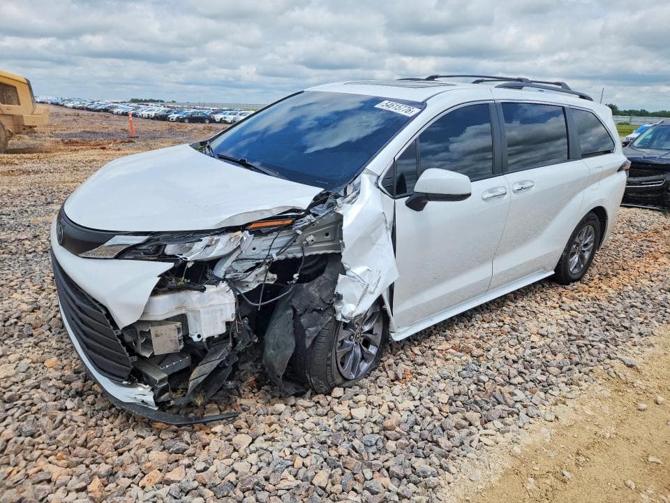 2022 Toyota Sienna XLE