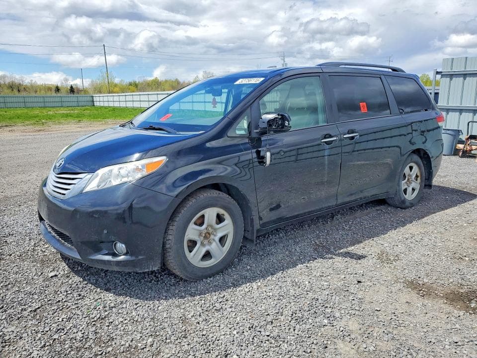 2014 Toyota Sienna XLE 7-PASSENGER