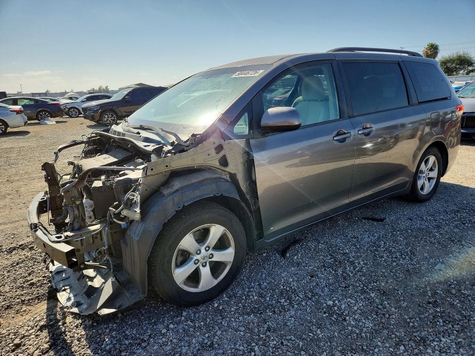 2014 Toyota Sienna LE