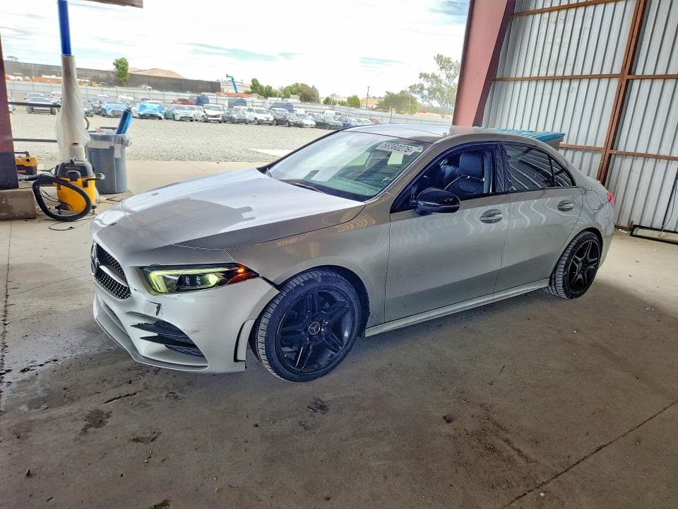 2019 Mercedes-Benz A 220