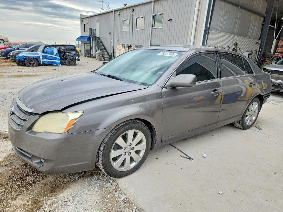 2005 Toyota Avalon XLS