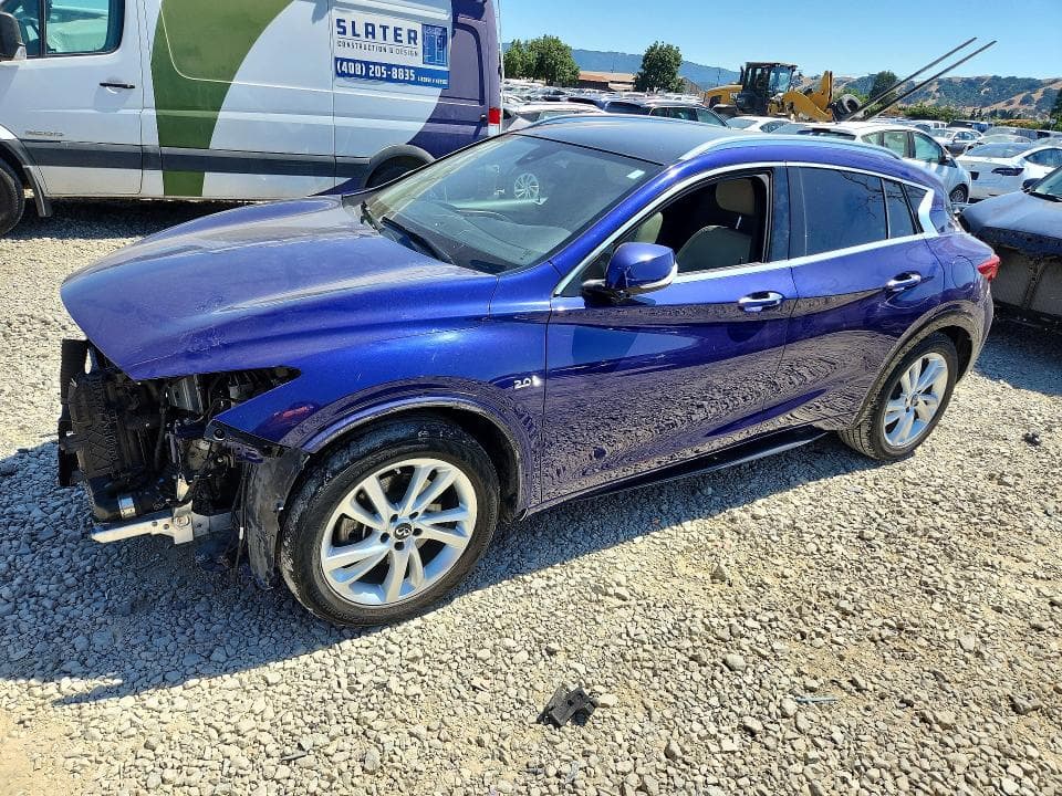 2017 Infiniti QX30 Base