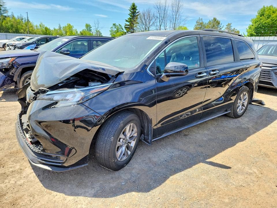 2025 Toyota Sienna LE