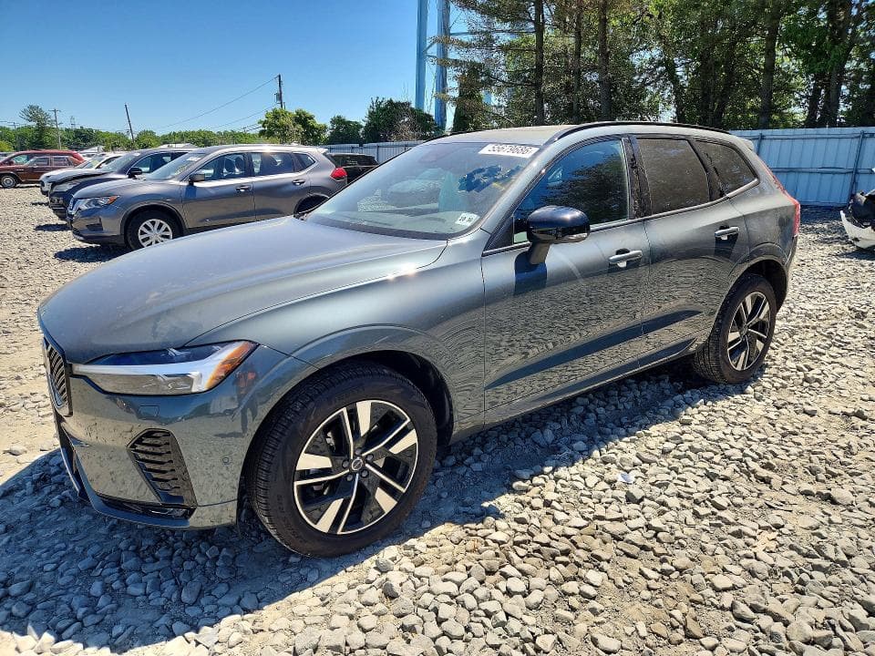 2026 Volvo XC60 Plus