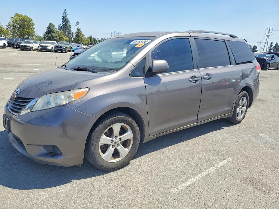 2014 Toyota Sienna LE
