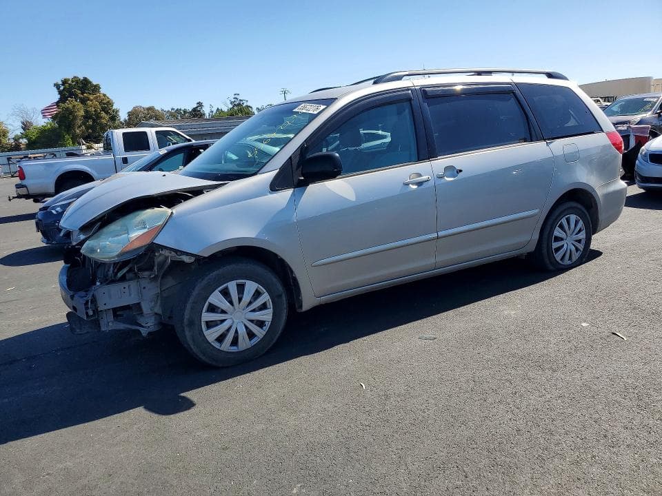 2006 Toyota Sienna LE 8 Passenger