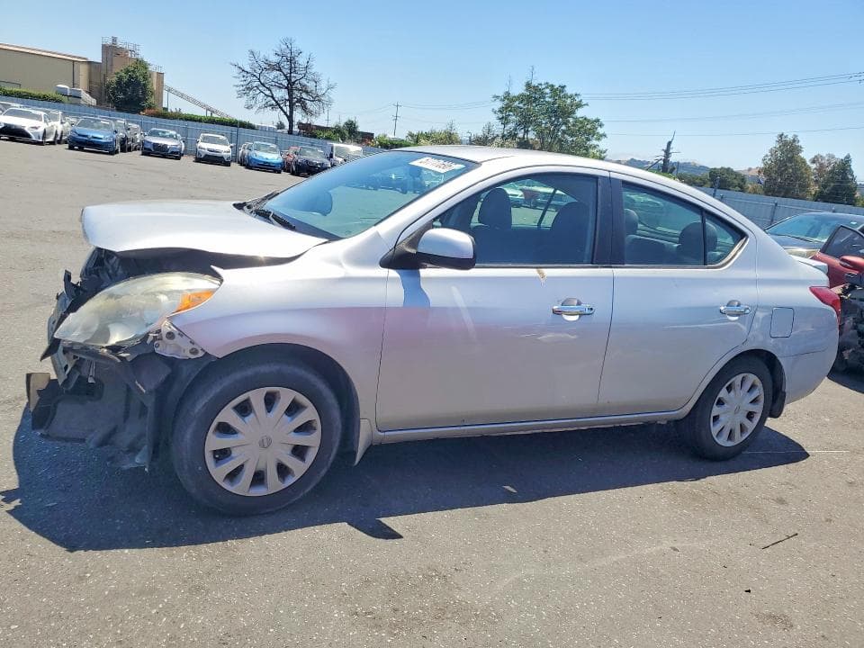 2013 Nissan Versa 1.6 S