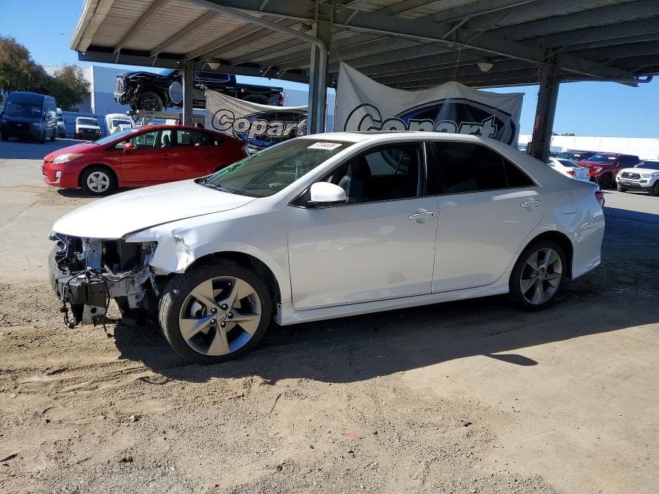 2014 Toyota Camry SE V6