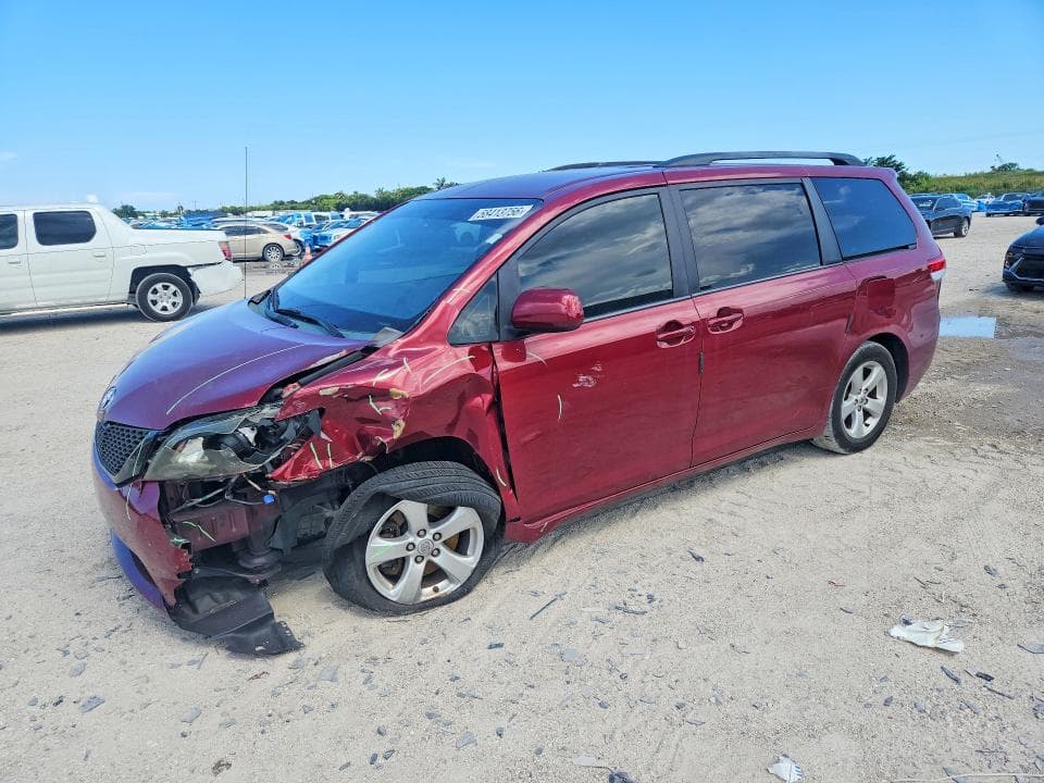 2014 Toyota Sienna LE