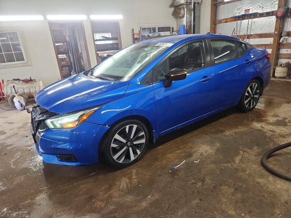 2022 Nissan Versa SR