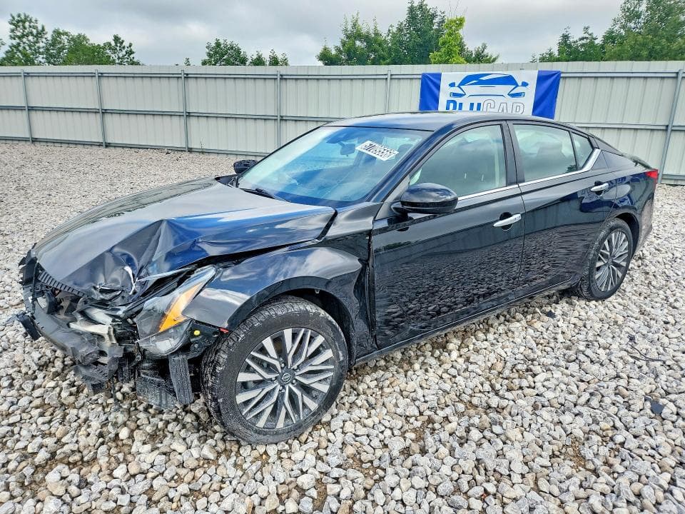 2023 Nissan Altima SV