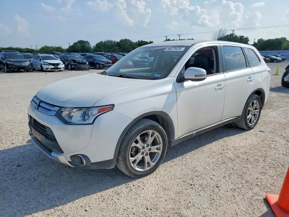 2015 Mitsubishi Outlander SE