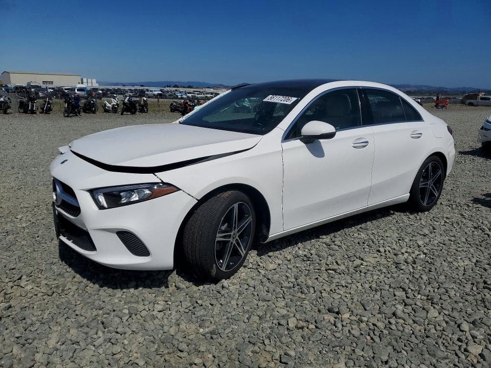 2022 Mercedes-Benz A 220