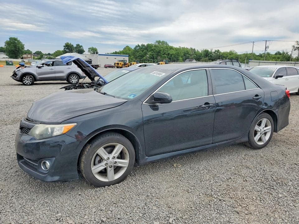 2014 Toyota Camry SE