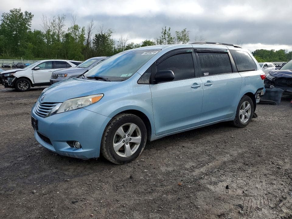 2015 Toyota Sienna LE