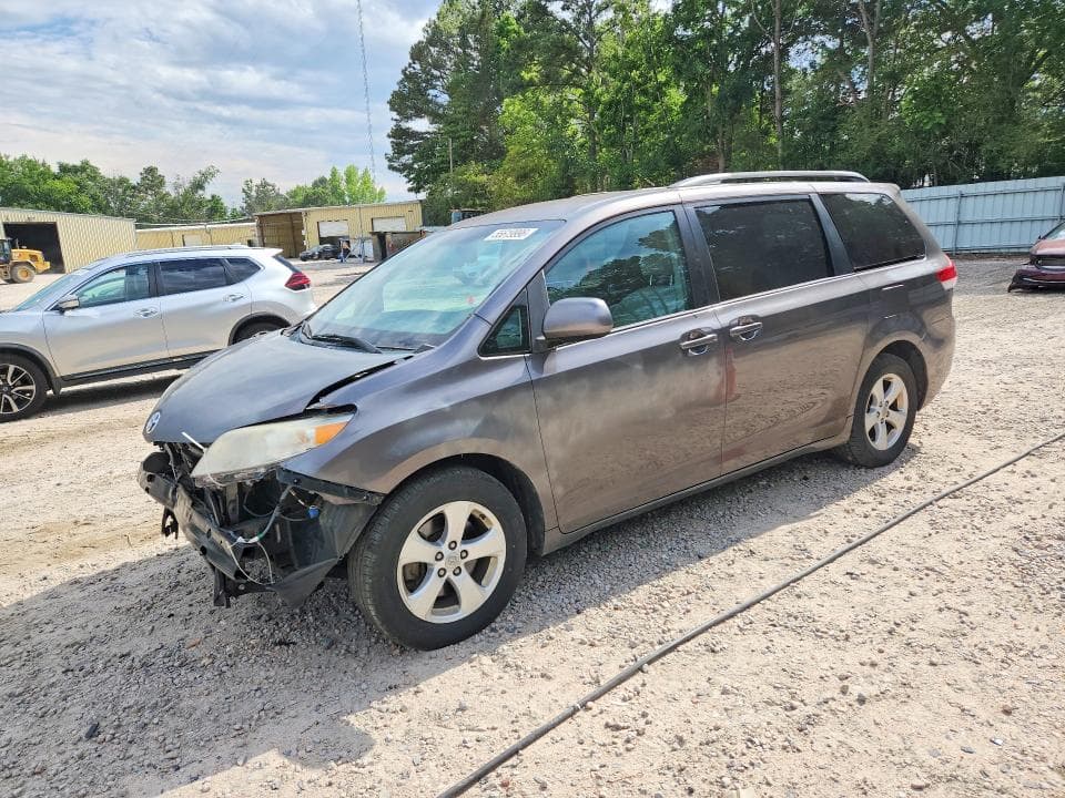 2012 Toyota Sienna LE