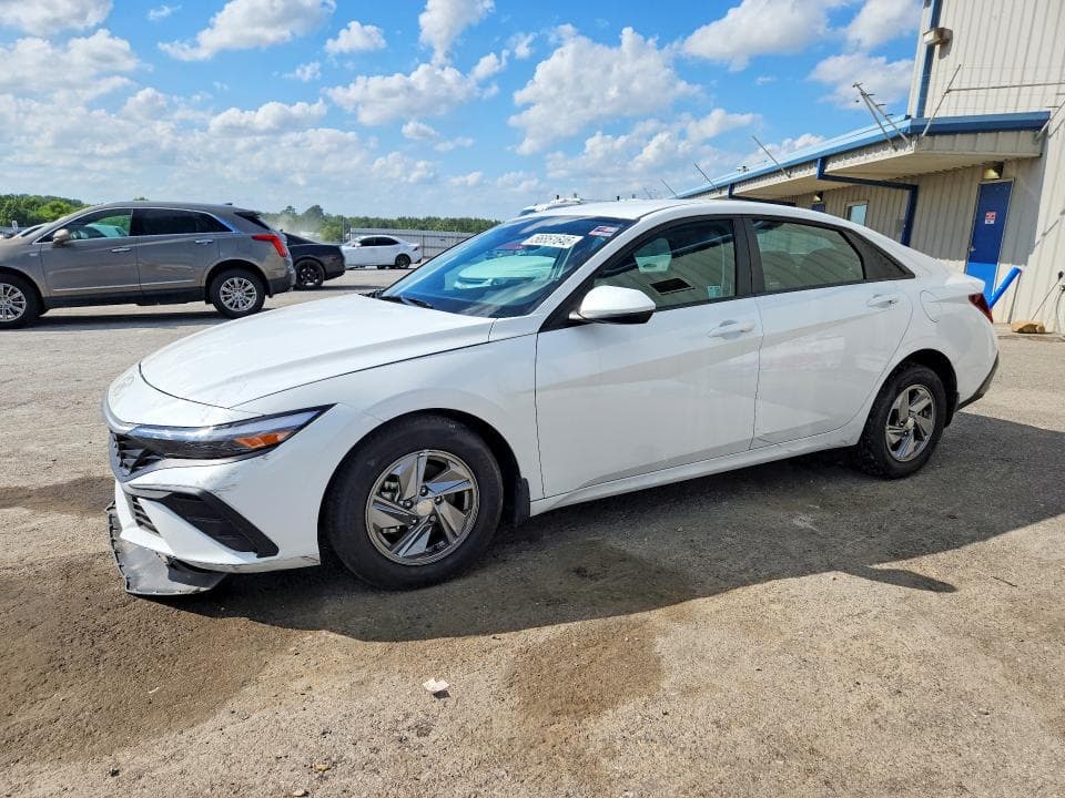 2024 Hyundai Elantra SE