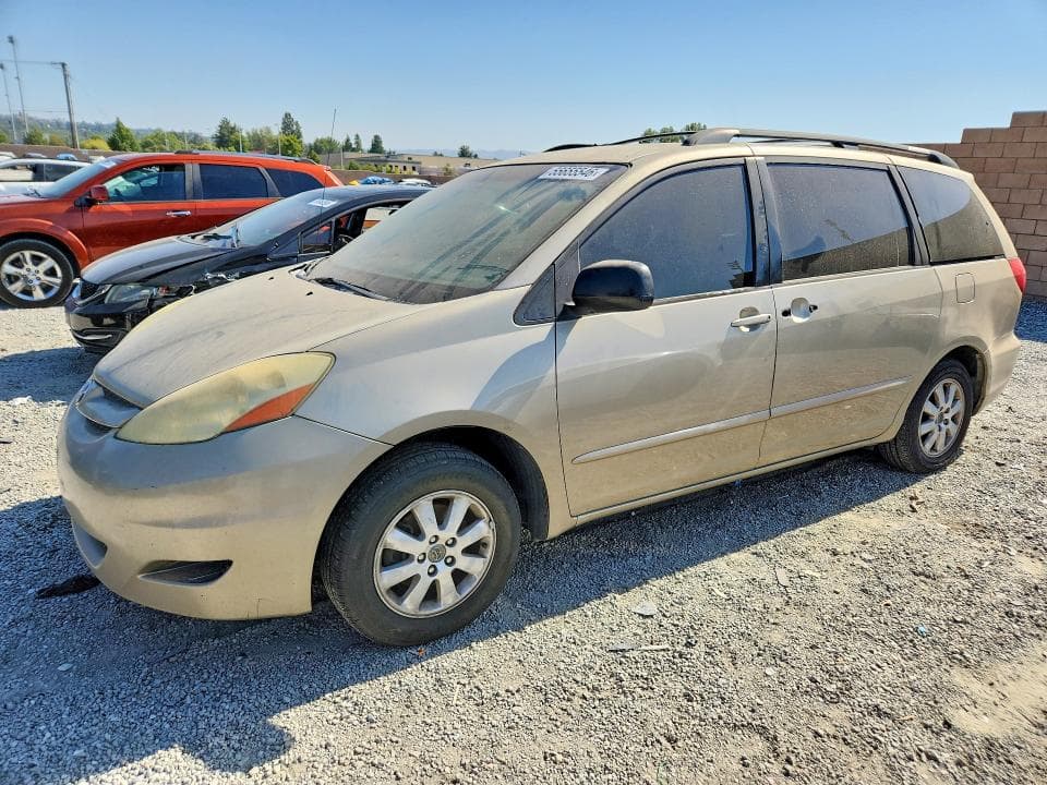 2006 Toyota Sienna LE 8 Passenger