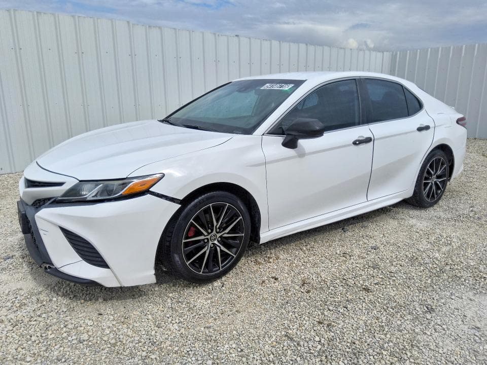 2020 Toyota Camry SE