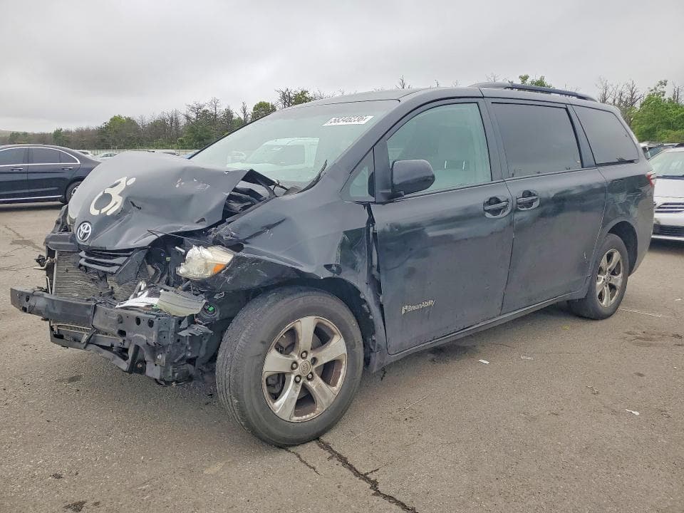 2017 Toyota Sienna LE