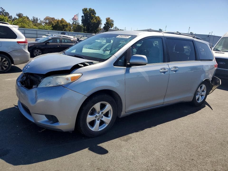 2013 Toyota Sienna LE