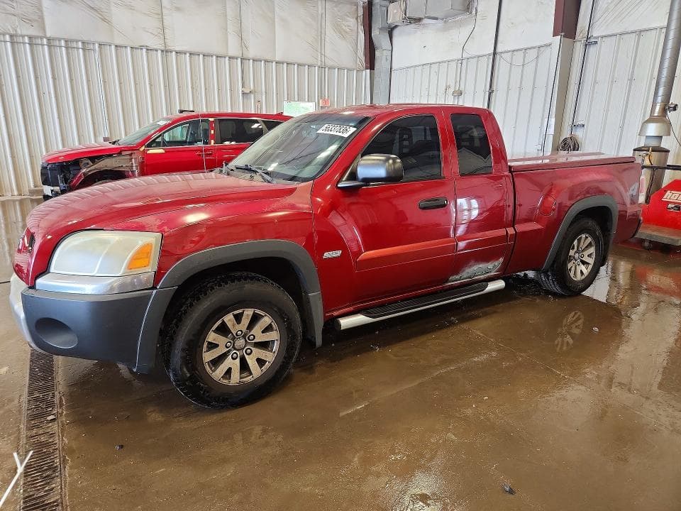 2006 Mitsubishi Raider Durocross