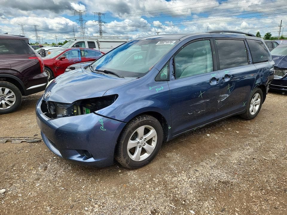 2013 Toyota Sienna LE