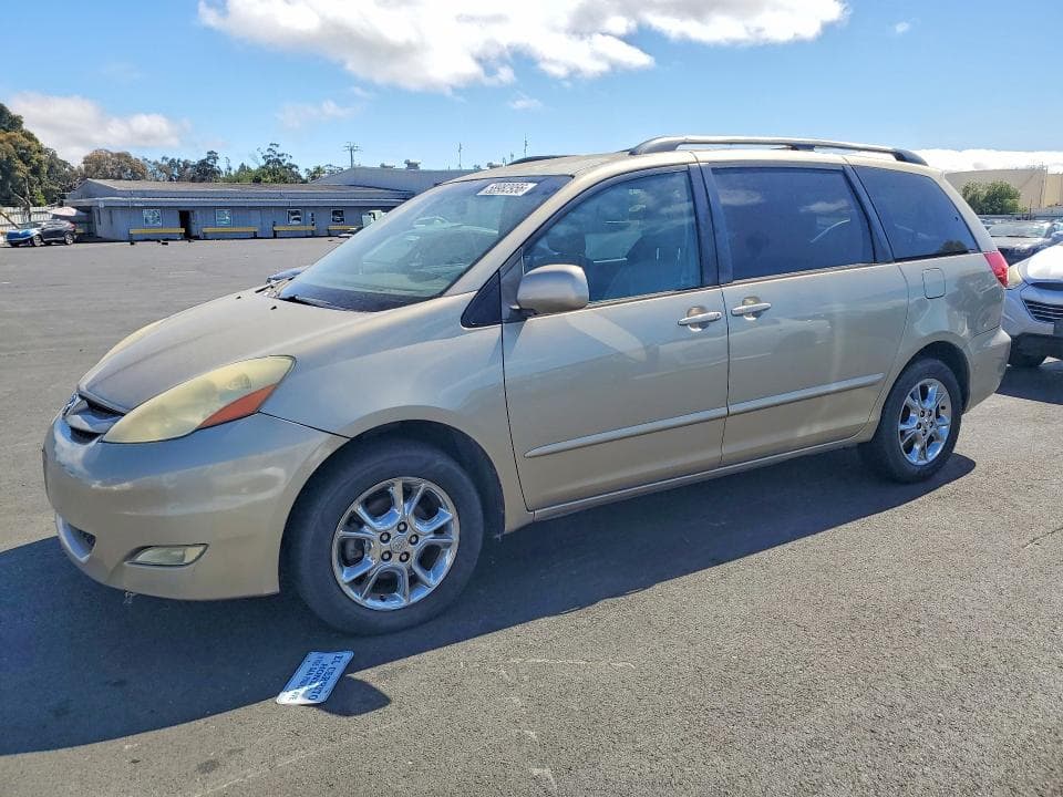 2006 Toyota Sienna XLE 7 Passenger