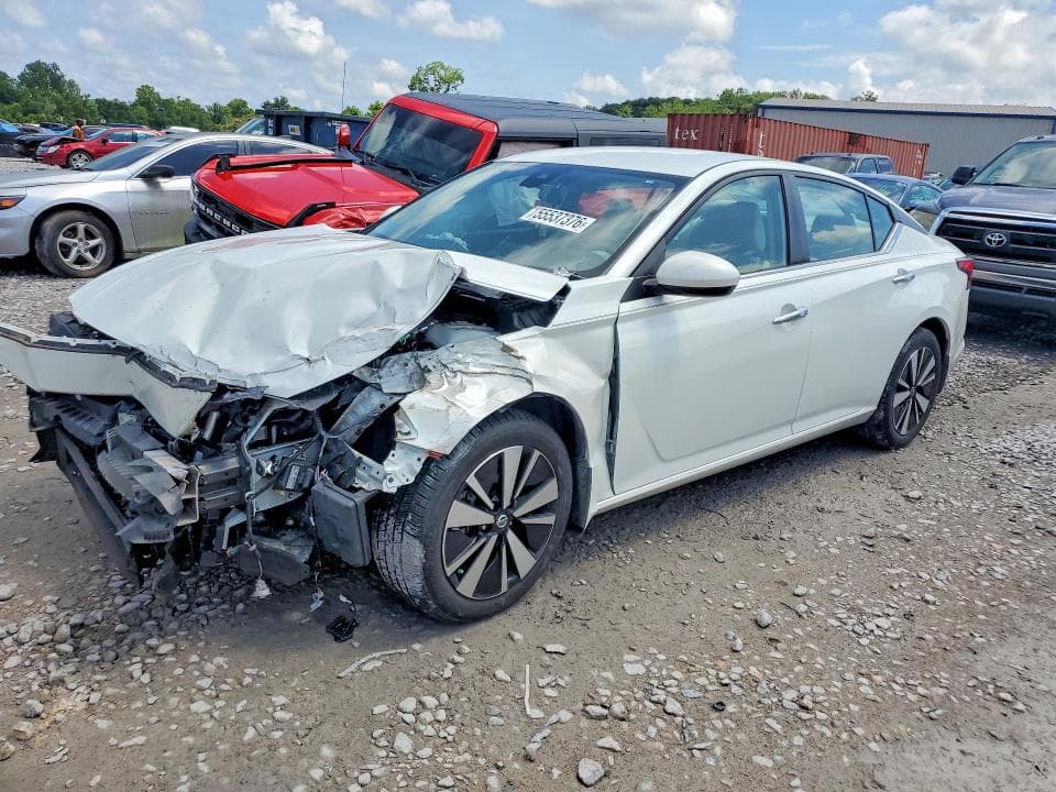 2022 Nissan Altima SV