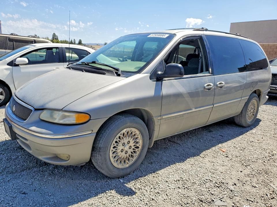 1996 Chrysler Town AND Country