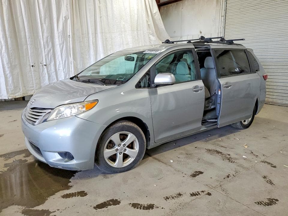 2015 Toyota Sienna LE