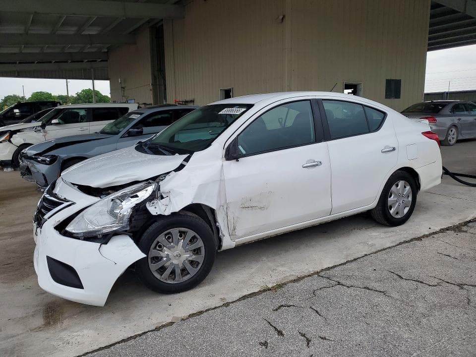 2019 Nissan Versa SV