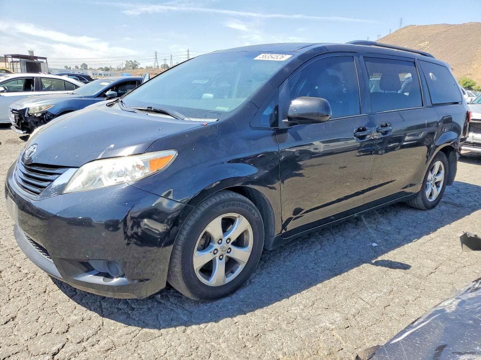 2016 Toyota Sienna LE