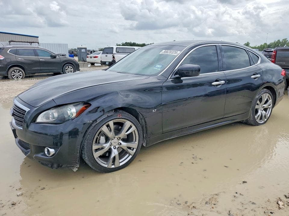 2014 Infiniti Q70 3.7