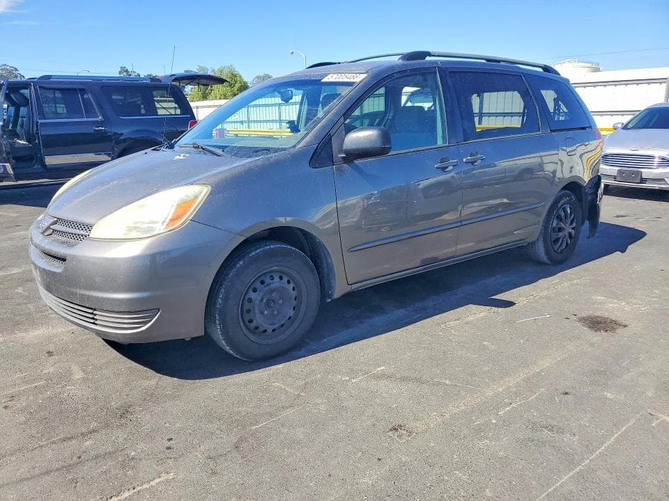 2004 Toyota Sienna LE 7 Passenger
