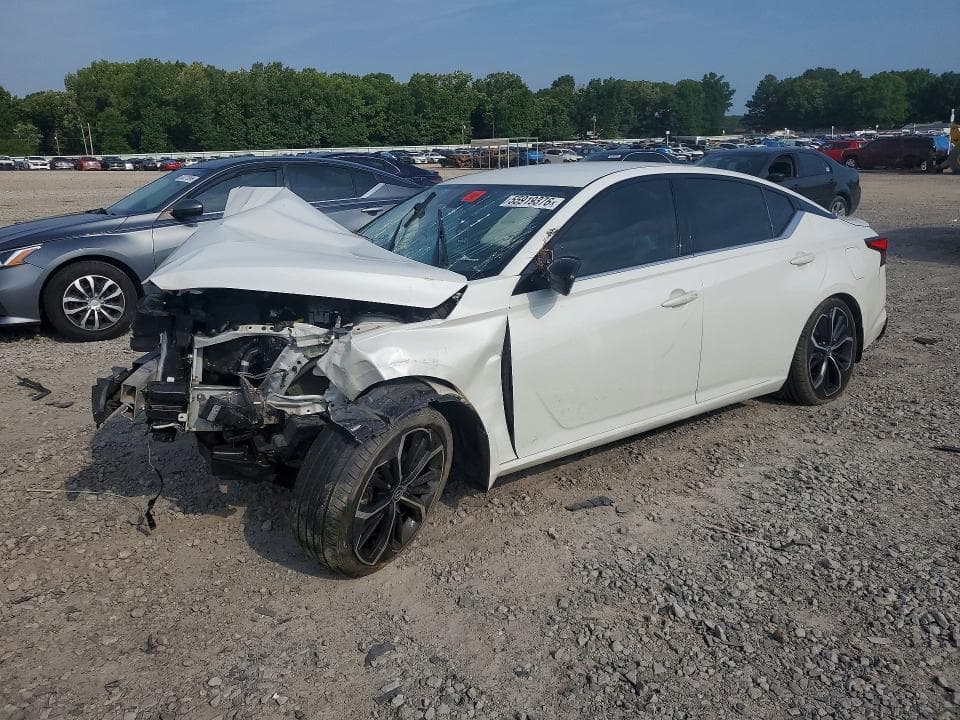2023 Nissan Altima SR