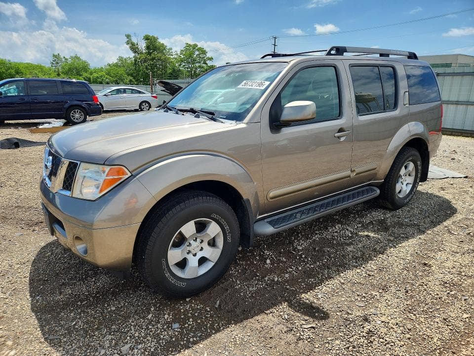 2005 Nissan Pathfinder XE