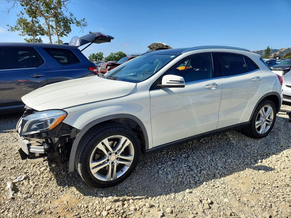 2015 Mercedes-Benz GLA 250