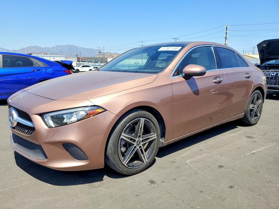 2022 Mercedes-Benz A 220