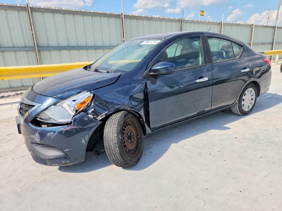 2015 Nissan Versa 1.6 SV