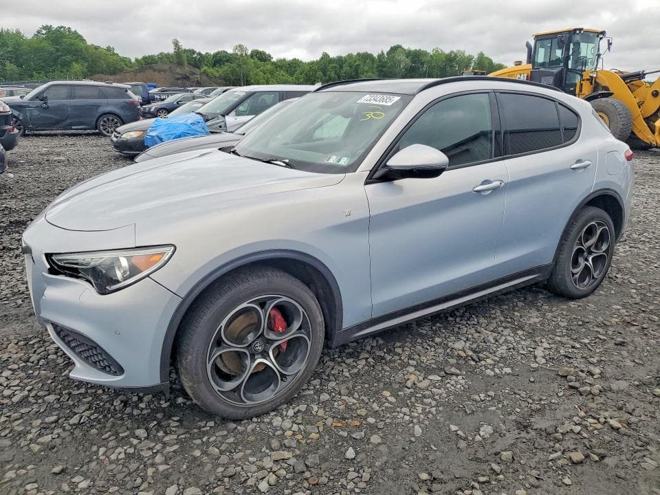 2022 Alfa Romeo Stelvio TI