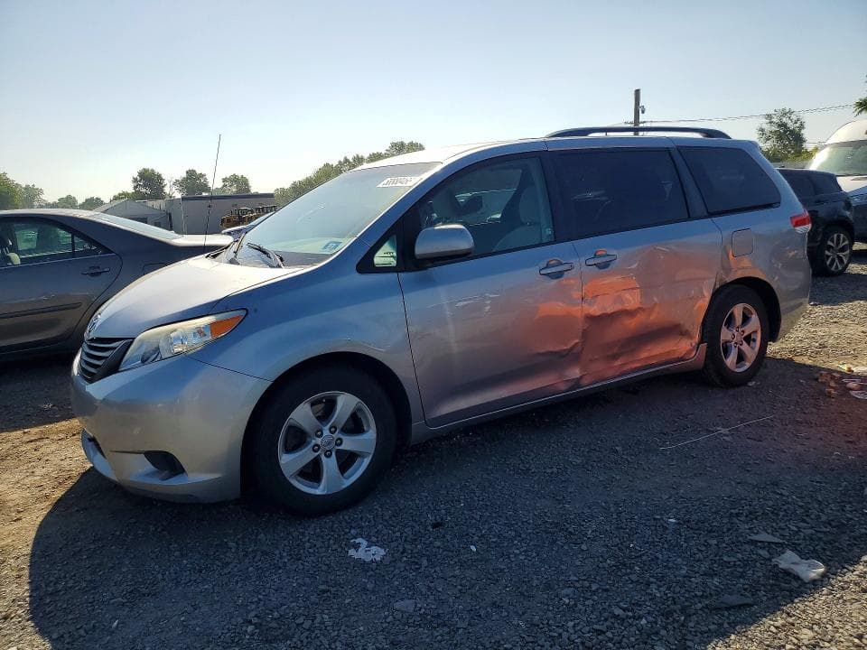 2011 Toyota Sienna LE