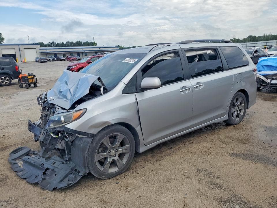 2016 Toyota Sienna SE