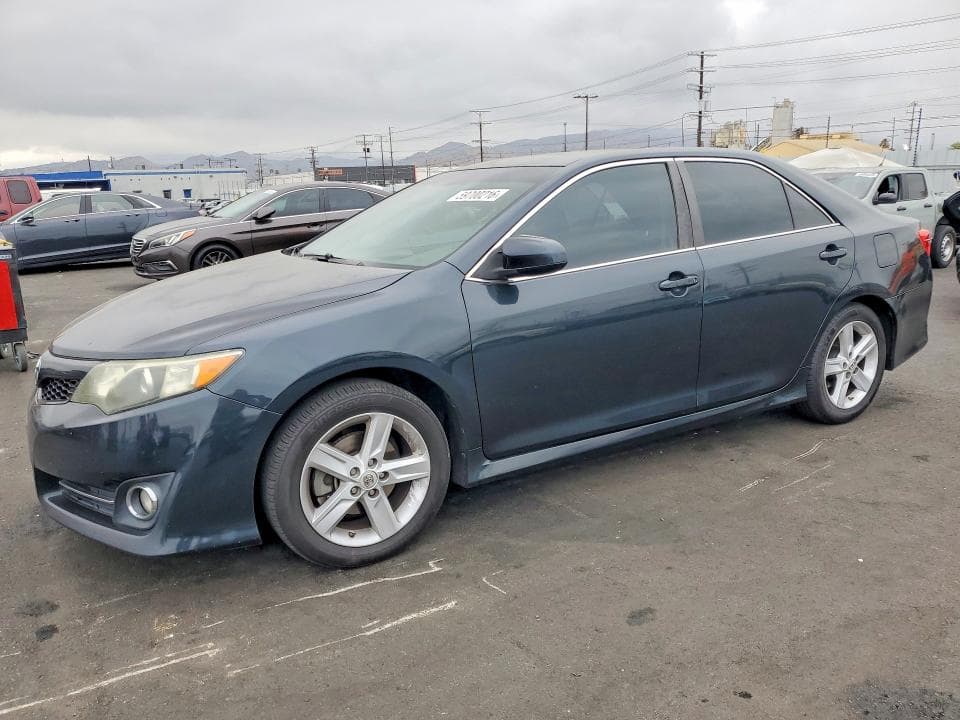 2014 Toyota Camry SE