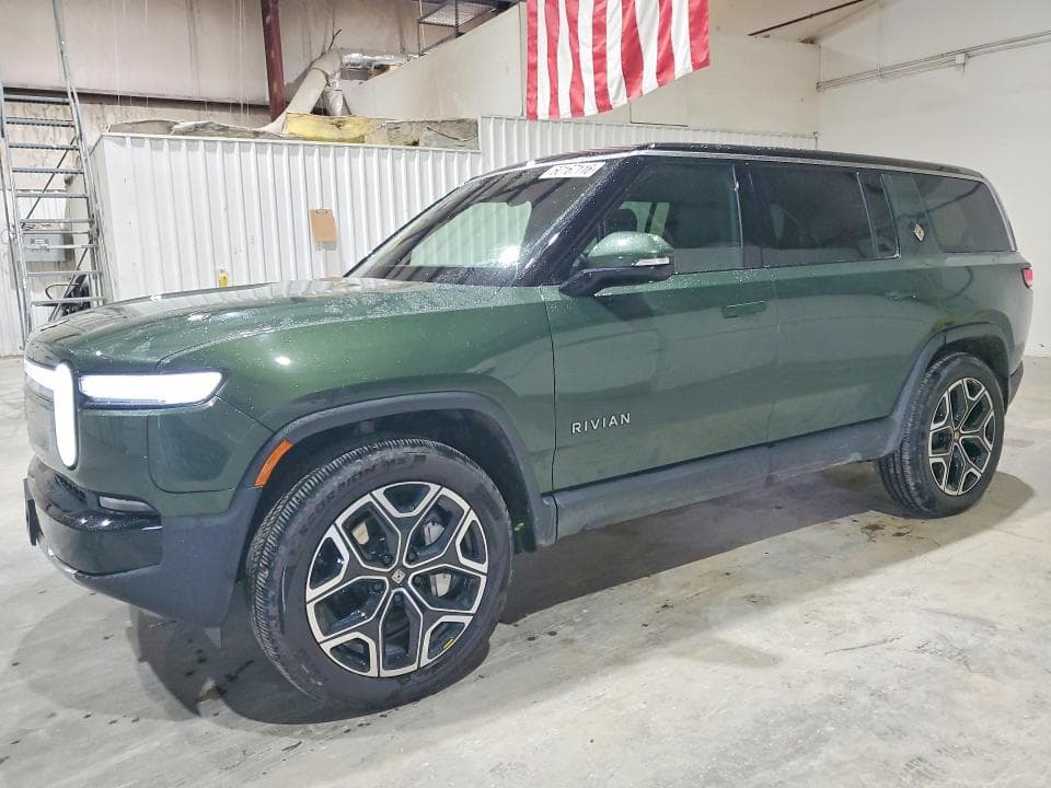 2025 Rivian R1S Adventure