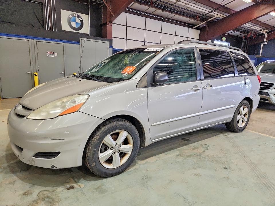 2008 Toyota Sienna LE 8-PASSENGER