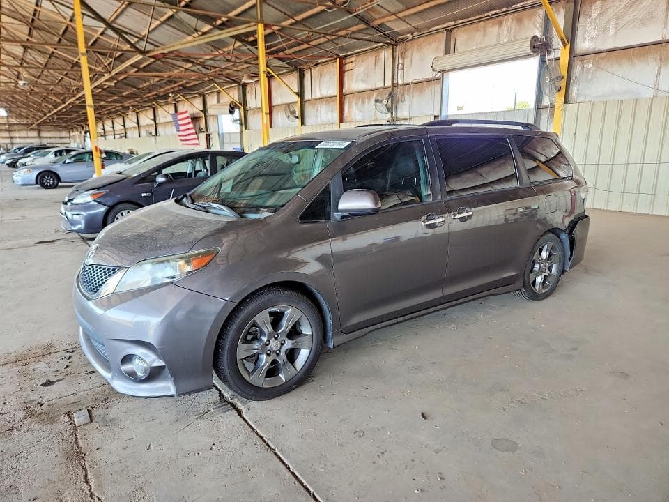 2014 Toyota Sienna Sport