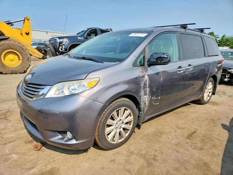 2013 Toyota Sienna XLE 7-PASSENGER