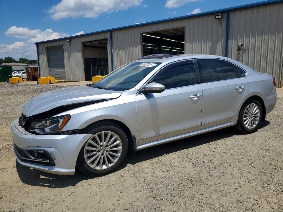 2016 Volkswagen Passat SE